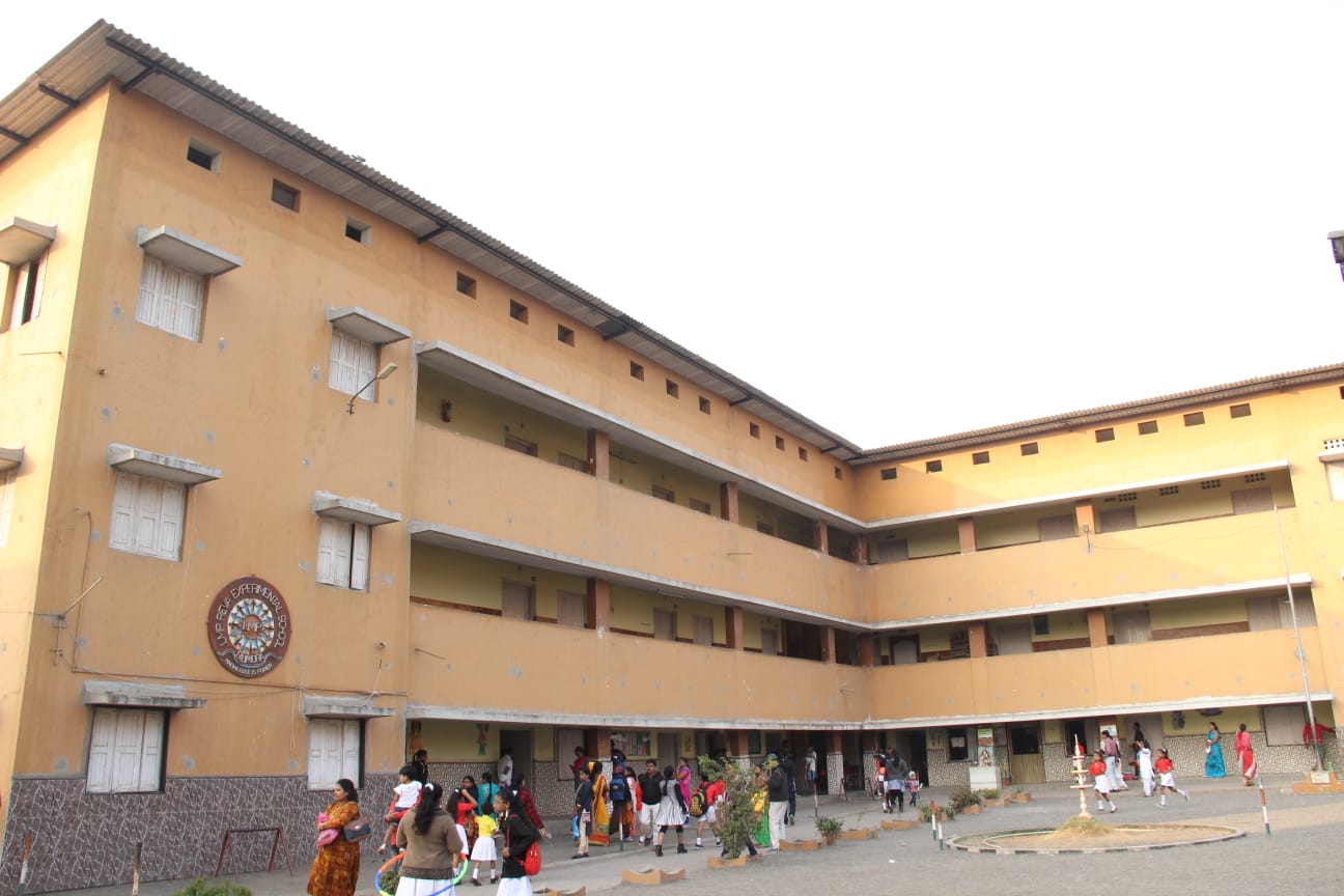 L. M. P. Reva Experimental School, Primary Section & Rotary Bal Bhavan